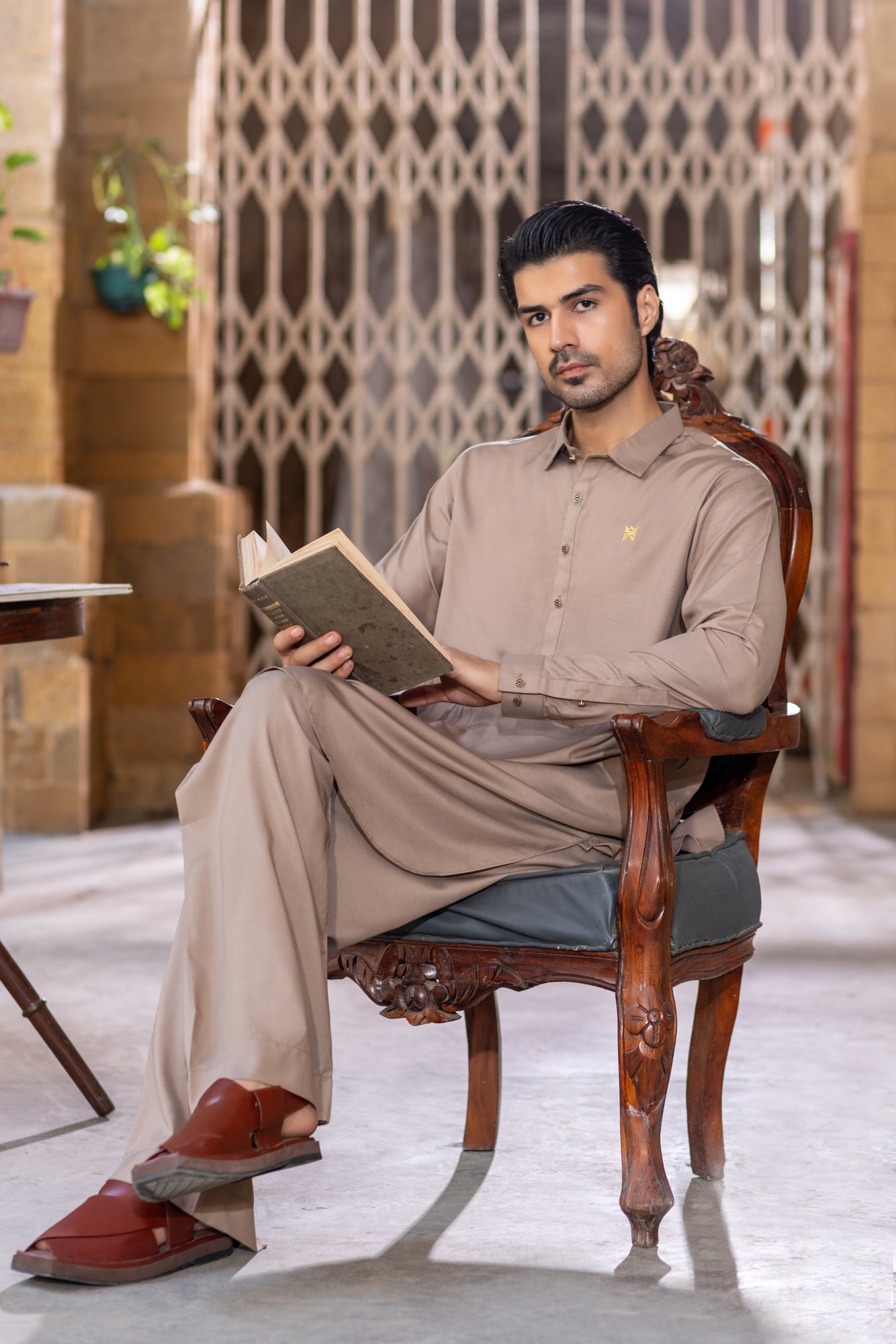 Ivory-cream gol gehra collar kurta with golden button, 1.5cm logo & farshi shalwar Collar