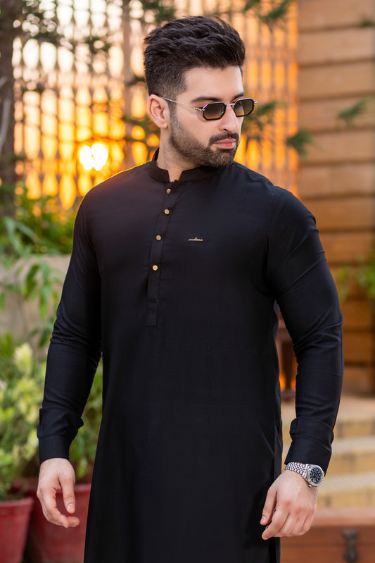 Black with hand 3d gold plain button & signature badge