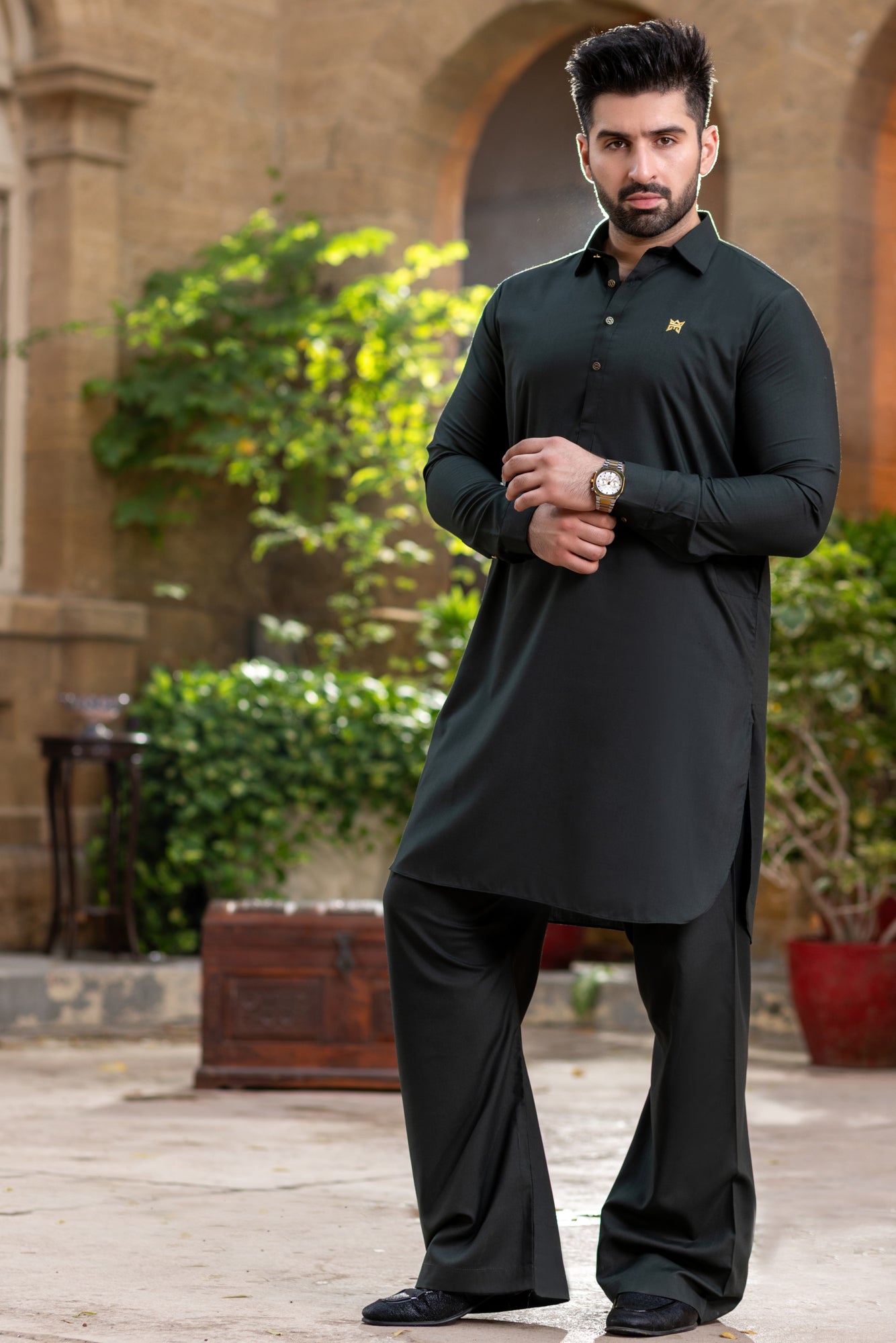 Black gol gehra collar kurta with golden button, 1.5cm logo & farshi shalwar Collar