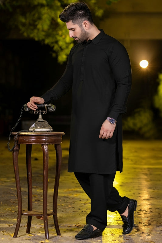 Black spanish cut collar & matching two tone snapbutton & 1.5cm golden logo Collar