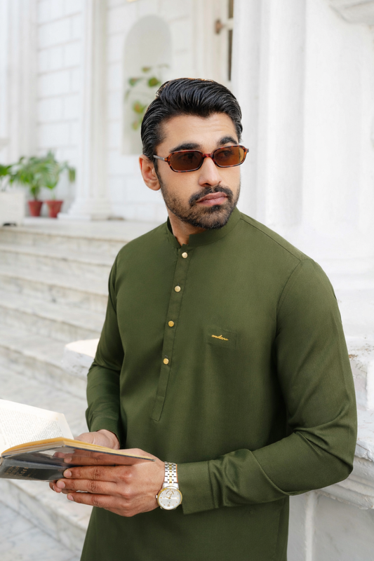 Olive with hand 3d gold plain button & signature badge