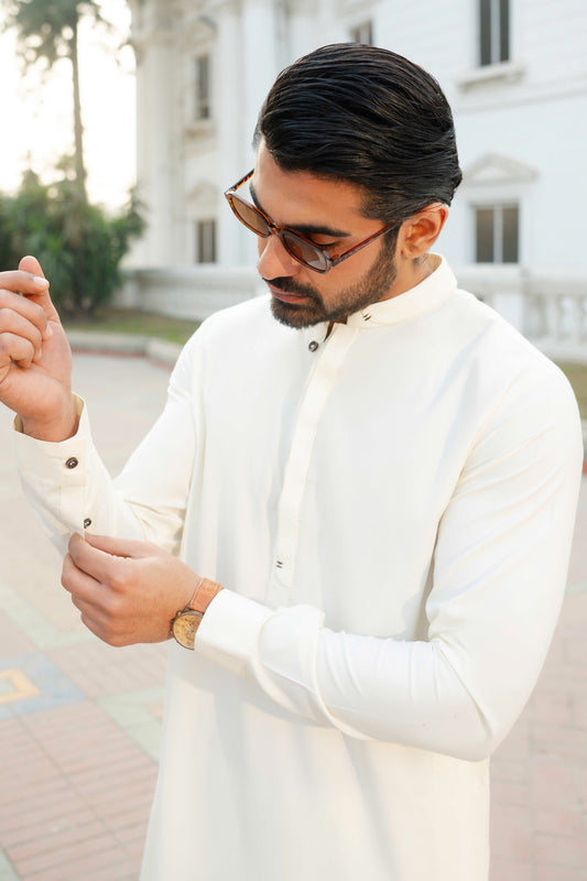 Egg-White Egg-white with double ban bartaik stitch gumpatti fashion and gunmetal button